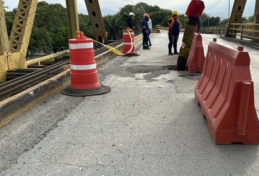 Obras en el Puente Ferroatlántico: Invías refuerza la infraestructura vial en las regiones