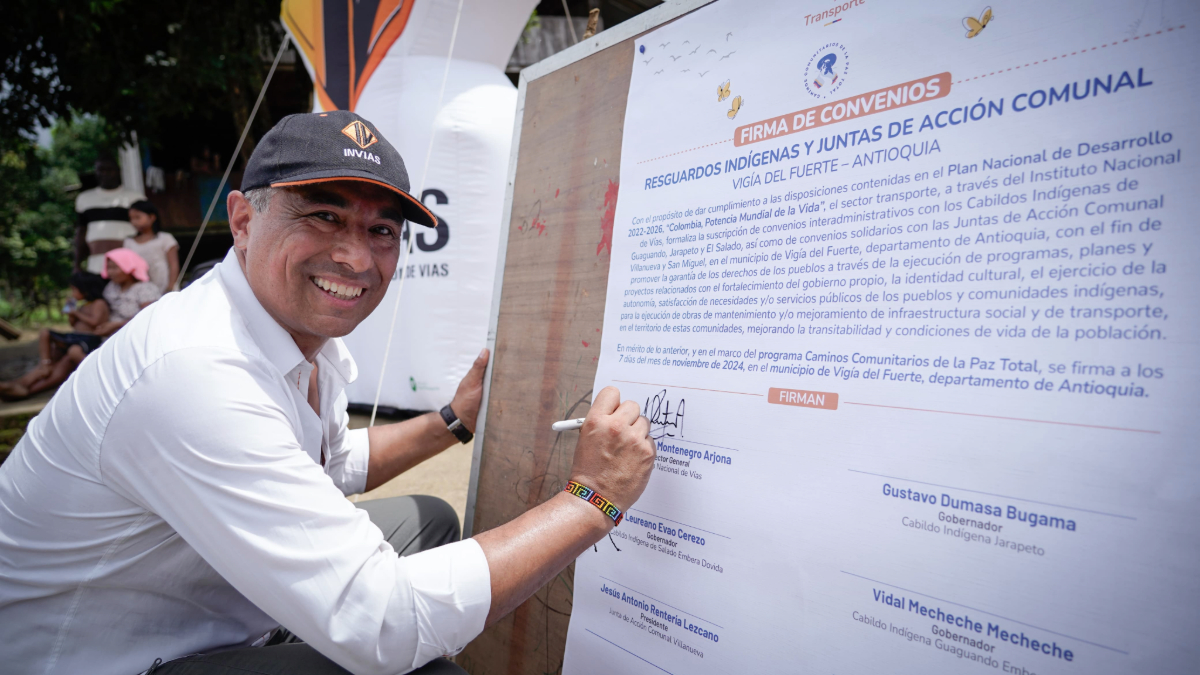 Invías entregó muelle fluvial y firmó convenios con cabildos indígenas y Juntas de Acción Comunal por $3.024 millones, en Vigía del Fuerte, Antioquia