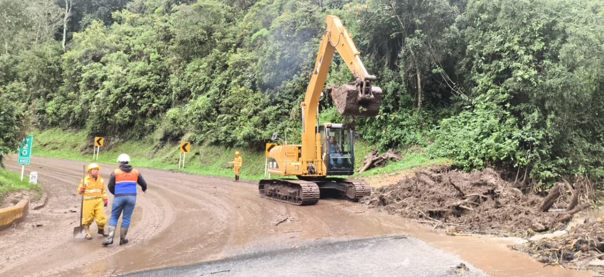 Avanzan obras de remoción de lodo en corredor que conduce al Encano, Nariño