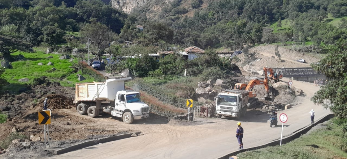 Invías adelanta acciones para habilitar el paso por el puente El Boche, en Boyacá