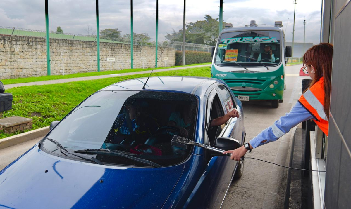 Invías aclara proceso de sustitución de tarjeta electrónica para usuarios de tarifa especial en los peajes Río Bogotá y Corzo