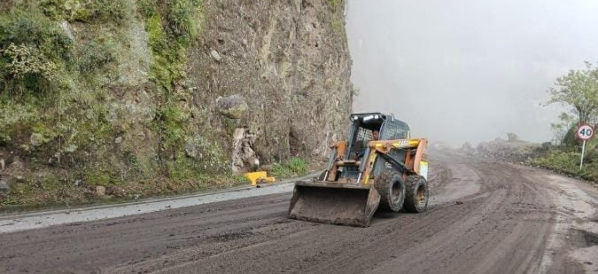 Invías removió la totalidad del material que cayó sobre el corredor Pasto – Mojarras, sin embargo persiste el riesgo de derrumbes