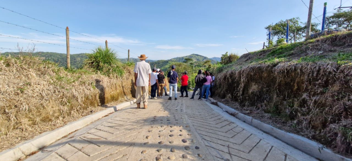 Tres nuevas obras de placa huella se entregan en Samaná, Caldas