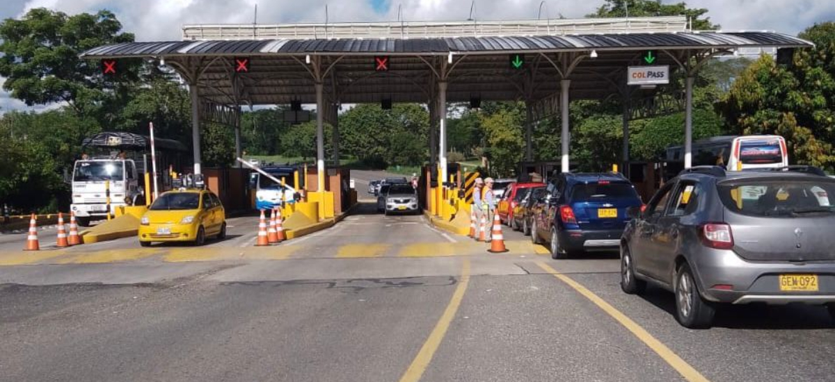 Más de 1.800.000 vehículos se movilizaron por las vías a cargo del Invías durante la semana de receso
