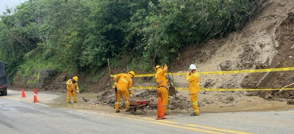 Invías realiza retiro de material vía Cartago- Alcalá en el departamento del Quindío