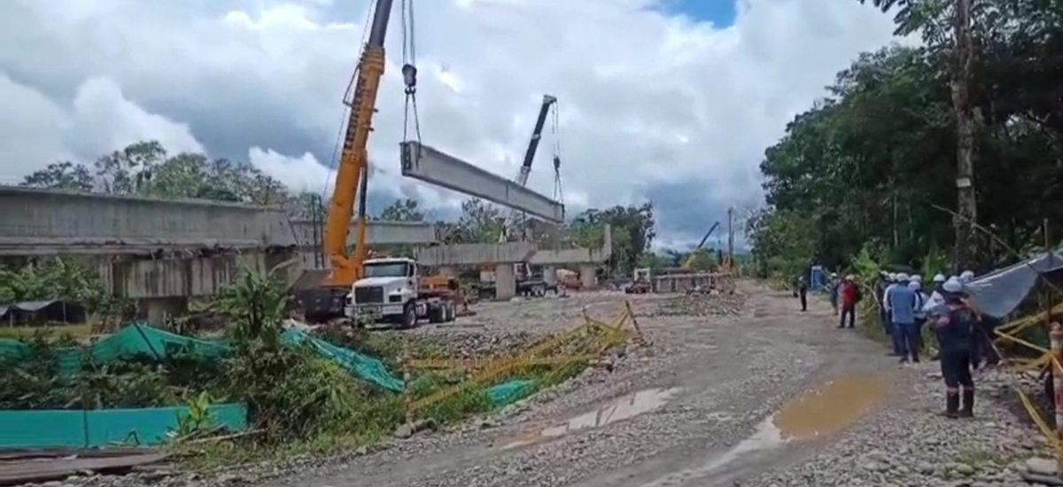 Invías avanza en obras de construcción del puente sobre el río Caquetá
