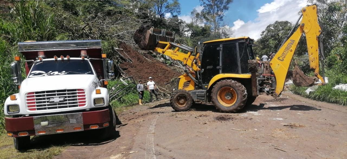 Con personal de mantenimiento, Invías atiende caída de material vegetal en la vía Cebadal - Sandoná – Pasto, y de lodos en la ruta Pasto – Mojarras, Nariño