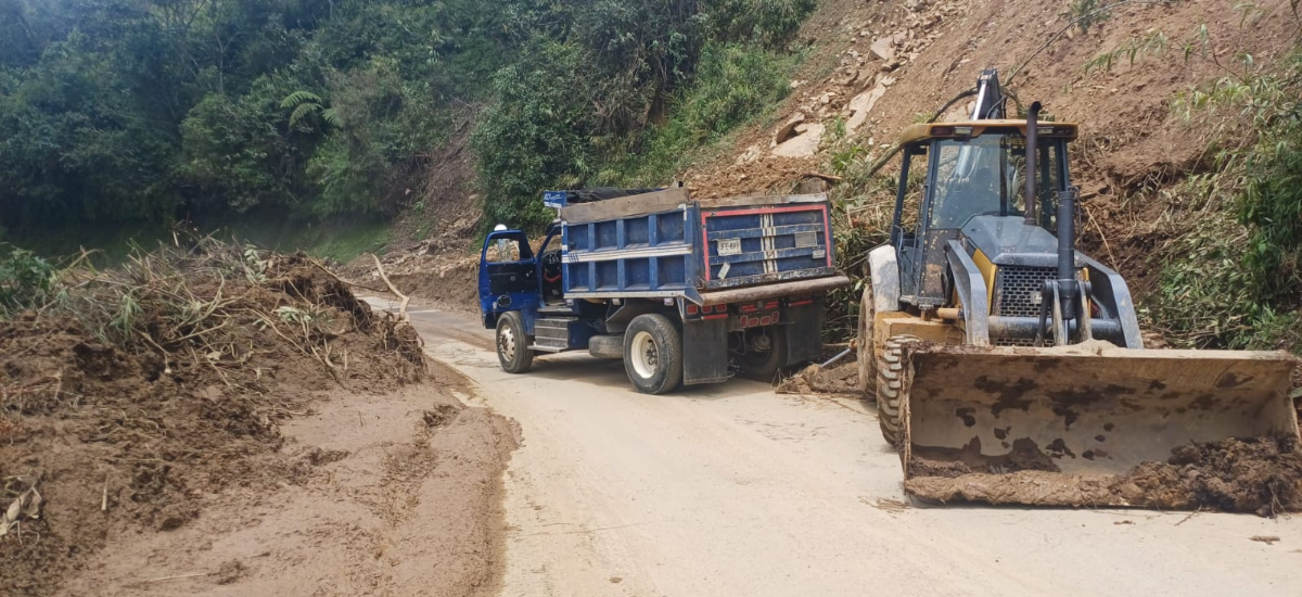 Invías continua con la atención de emergencias en el corredor Manizales – Fresno