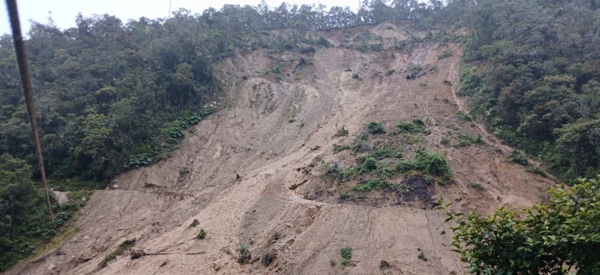 Invías atiende deslizamiento de lodo que incomunica la vía Guadalejo – Belalcázar - El Palo, en Cauca
