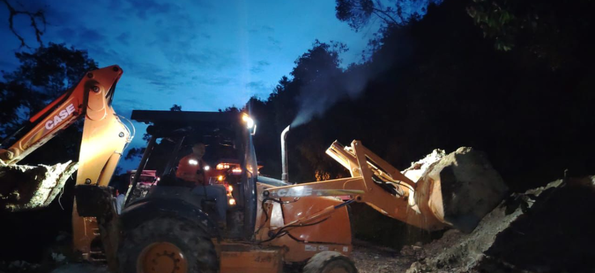 Invías atiende deslizamiento en el km 21 de la vía Cauya – La Felisa, Caldas