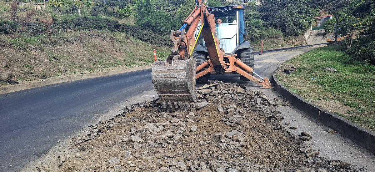 Trabajos de mantenimiento en pavimentación y fresado se realizan en vías de Nariño