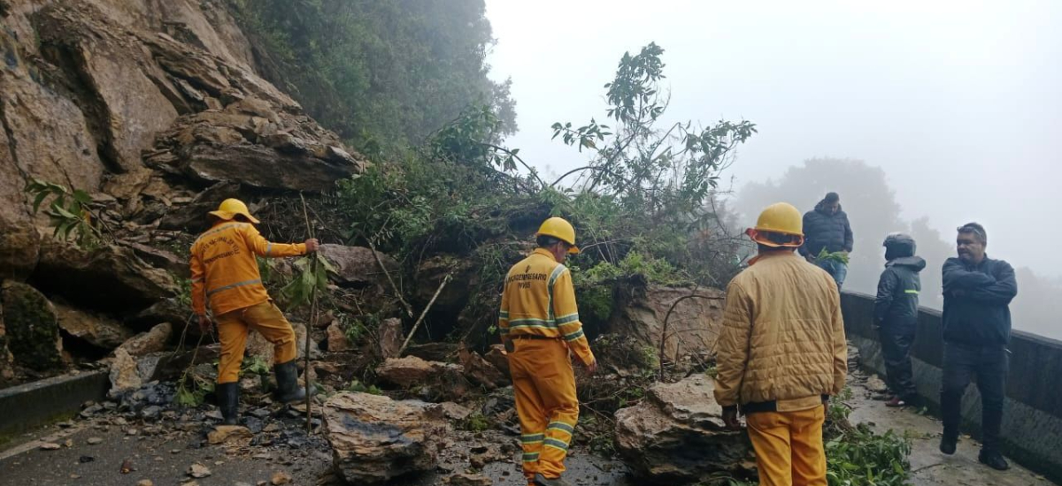 Invías atiende emergencia en la vía Los Curos – Málaga, en Santander