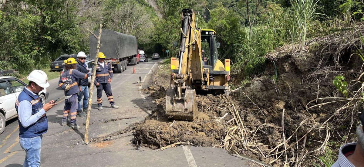 Invías despliega su capacidad operativa e inicia trabajos antes del tiempo programado en Km 23, vía Puente Nacional – San Gil