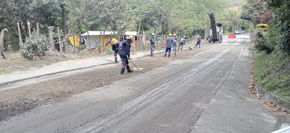 En Mojarras – Popayán, avanzan obras de mantenimiento y opera sin restricción el peaje El Bordo