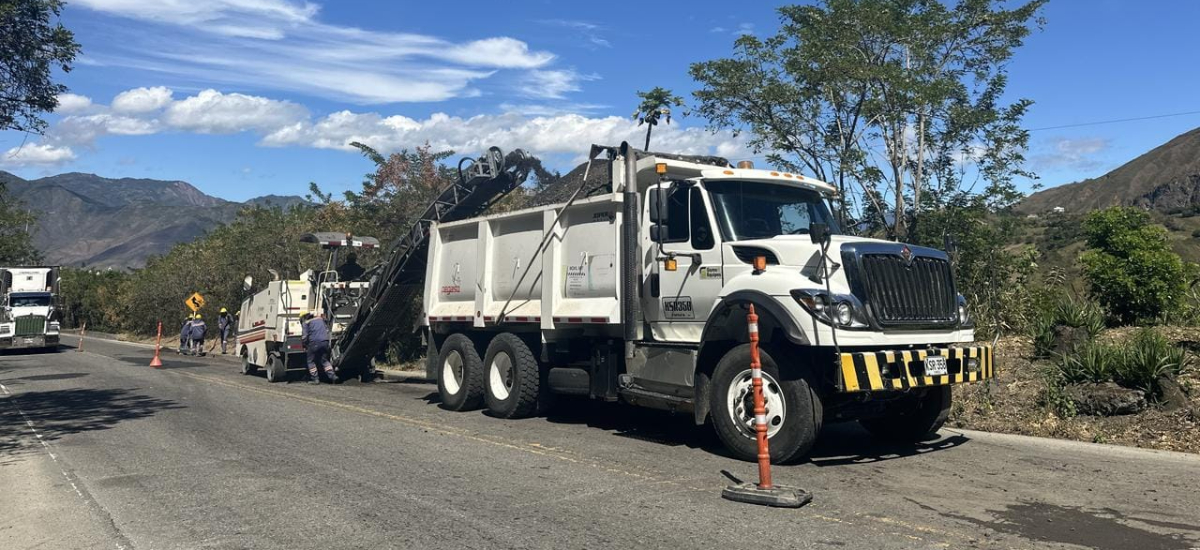 En la vía Pasto- Cano – Mojarras prosiguen obras demolición de muro y fresado de pavimento