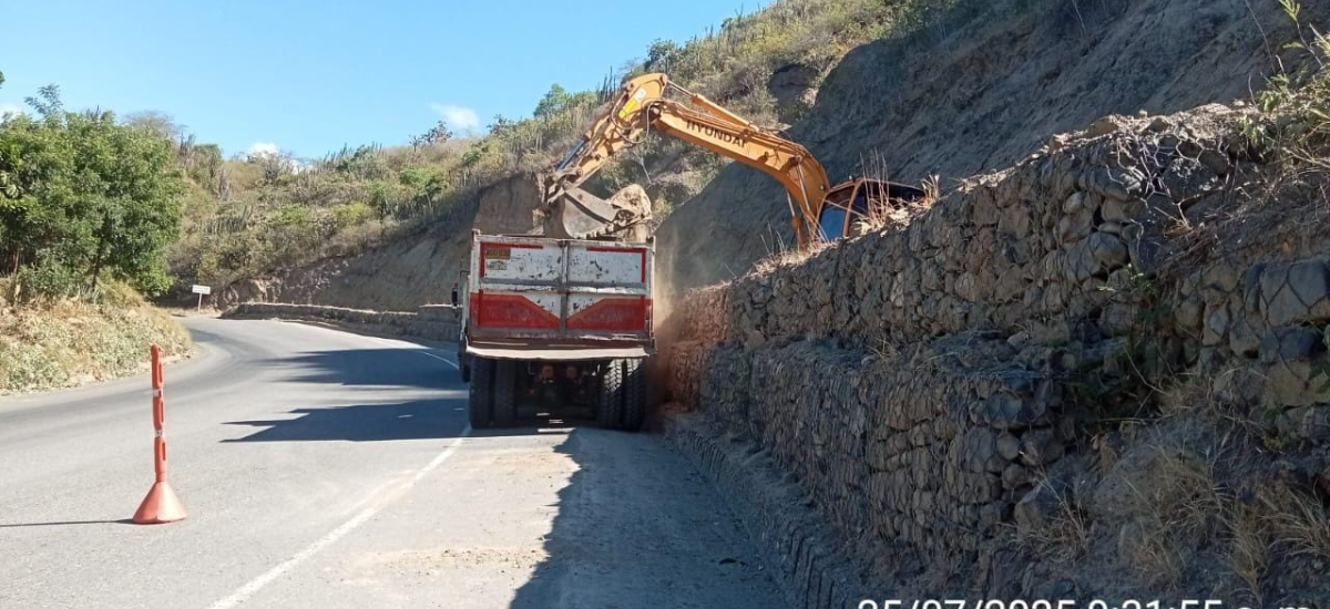 Con obras de mantenimiento el Gobierno del Cambio continúa mejorando vías de Nariño