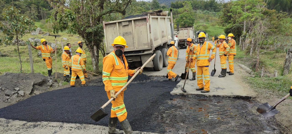En Transversal de Boyacá, Gobierno del Cambio adelanta trabajos de mejora en puntos críticos de la vía