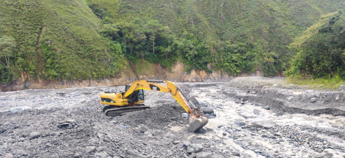 Invías avanza en el despeje del km 46 de la vía Bogotá - Villavicencio