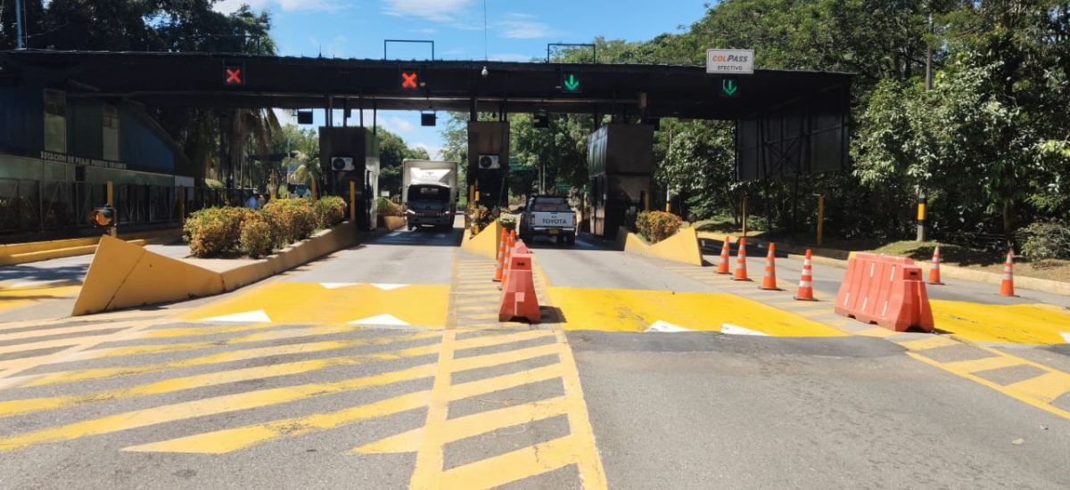 Diálogo con comunidad y transportadores permite normalización de operaciones de los peajes de Cocorná y Puerto Triunfo, Antioquia