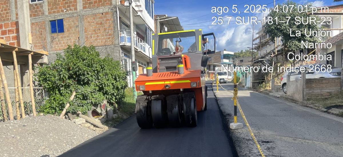 En la vía Pasto- Buesaco – La Unión – Higuerones continúan obras de compactación y sello de mezcla asfáltica