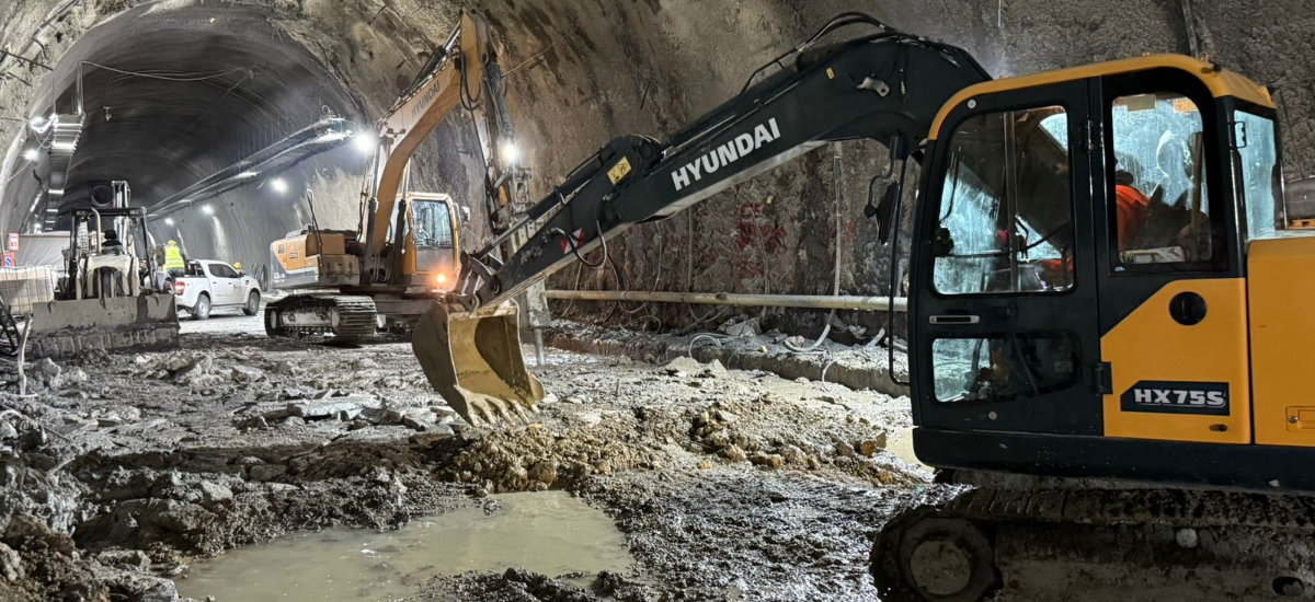 Operarios de Invías trabajan 24 /7 en obras de mitigación del túnel Daza, en Nariño