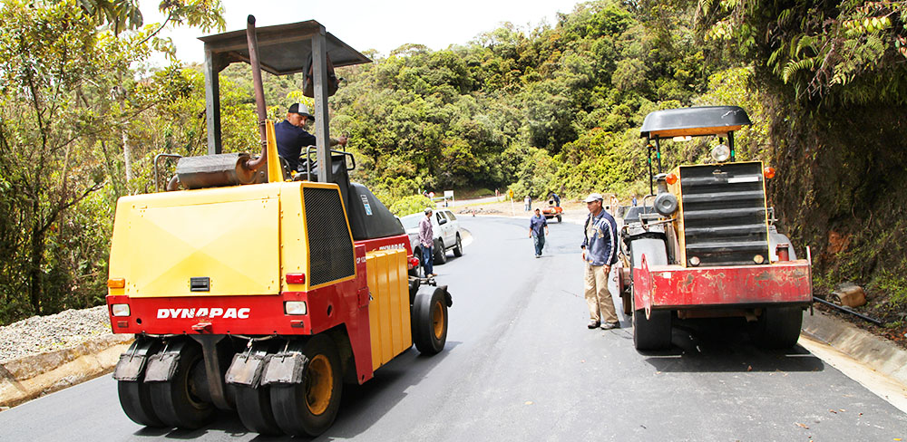Fotografía de maquinaria durante el mantenimiento integral en Antioquia