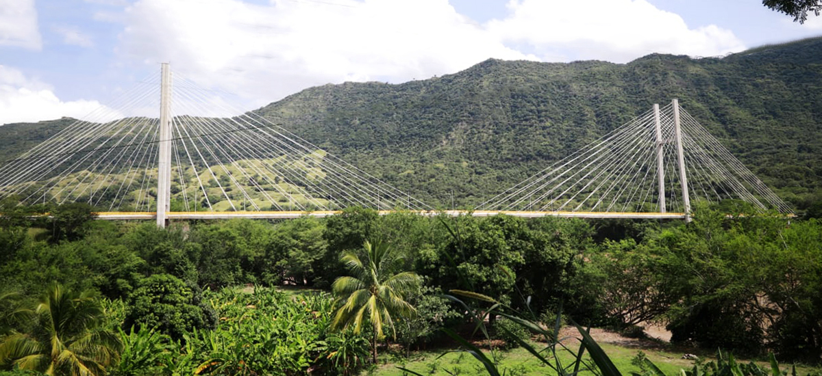 Fotografía del majestuoso puente de Honda.