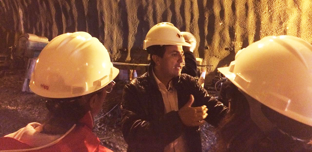 Fotografía Director del INVÍAS en el Túnel de La Línea