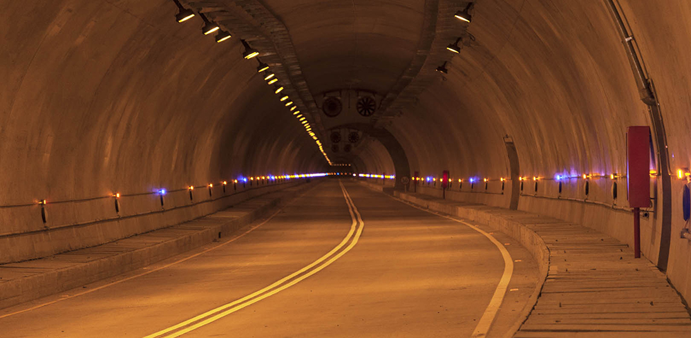 Fotografía interior del túnel Loboguerrero