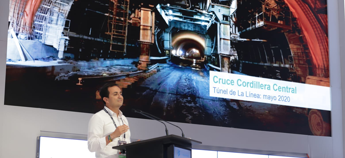 Fotografía del Director General del INVÍAS durante su intervención en el Congreso Nacional de Infraestructura.