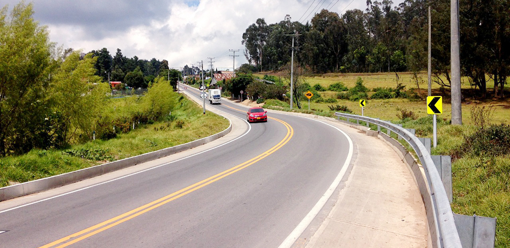 Fotografía de una de las vías de Colombia.