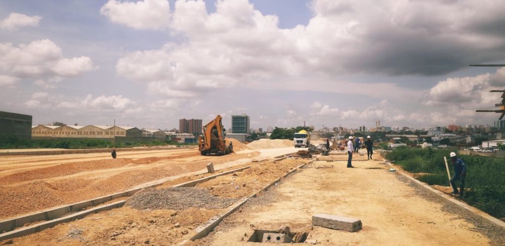 Fotografía de la vía en construcción