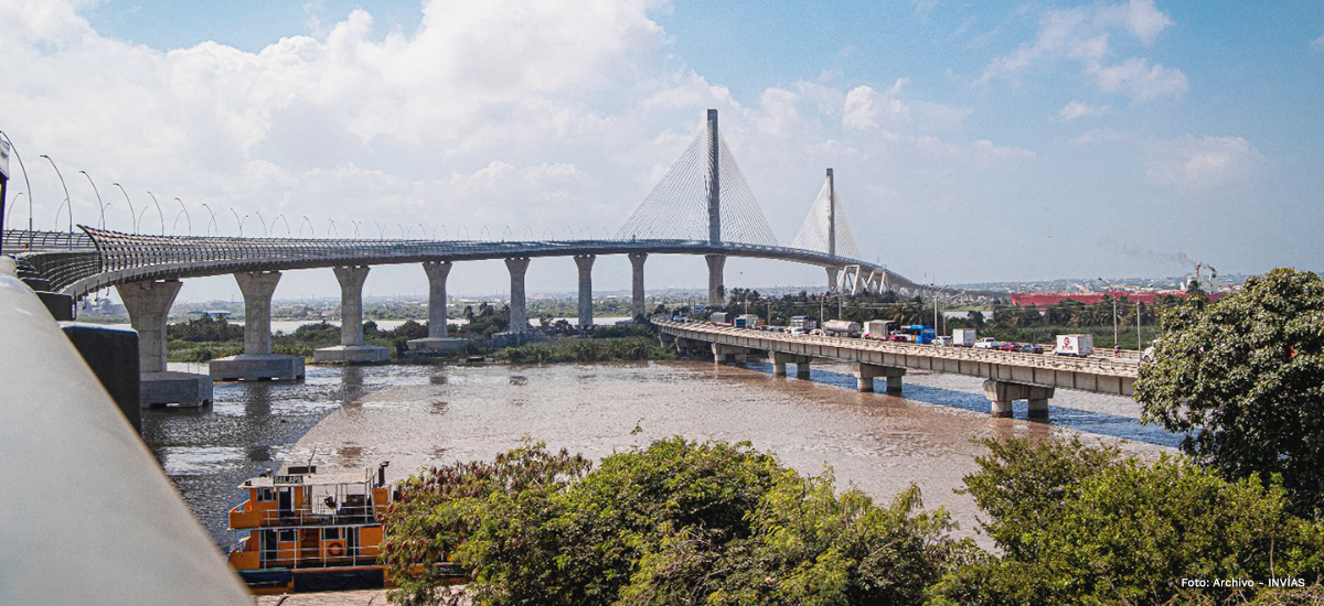 Fotografía de la mega obra de infraestructura el puente Pumarejo.