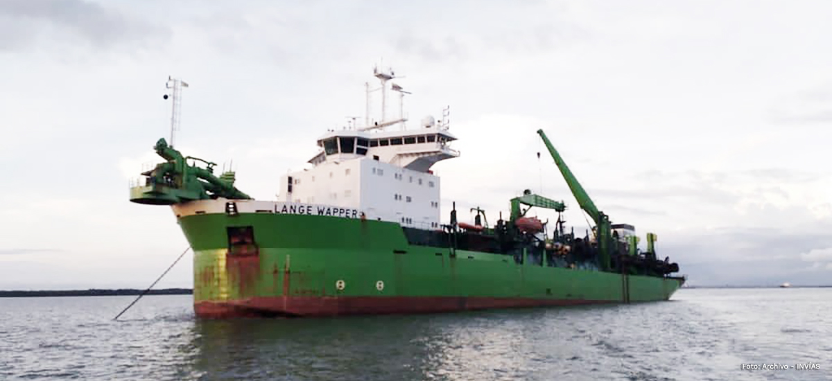 Fotografía de barco en los ríos de Colombia.