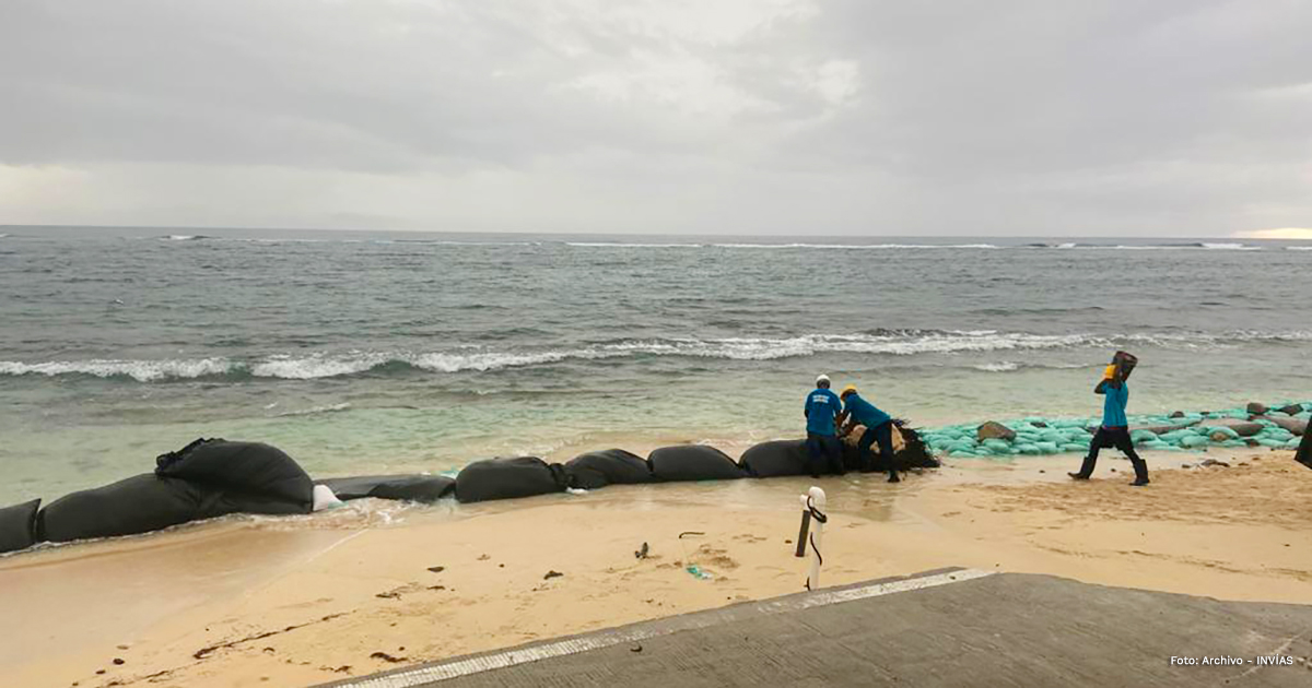 Fotografía de los trabajos de atención de la emergencia en San Andrés.
