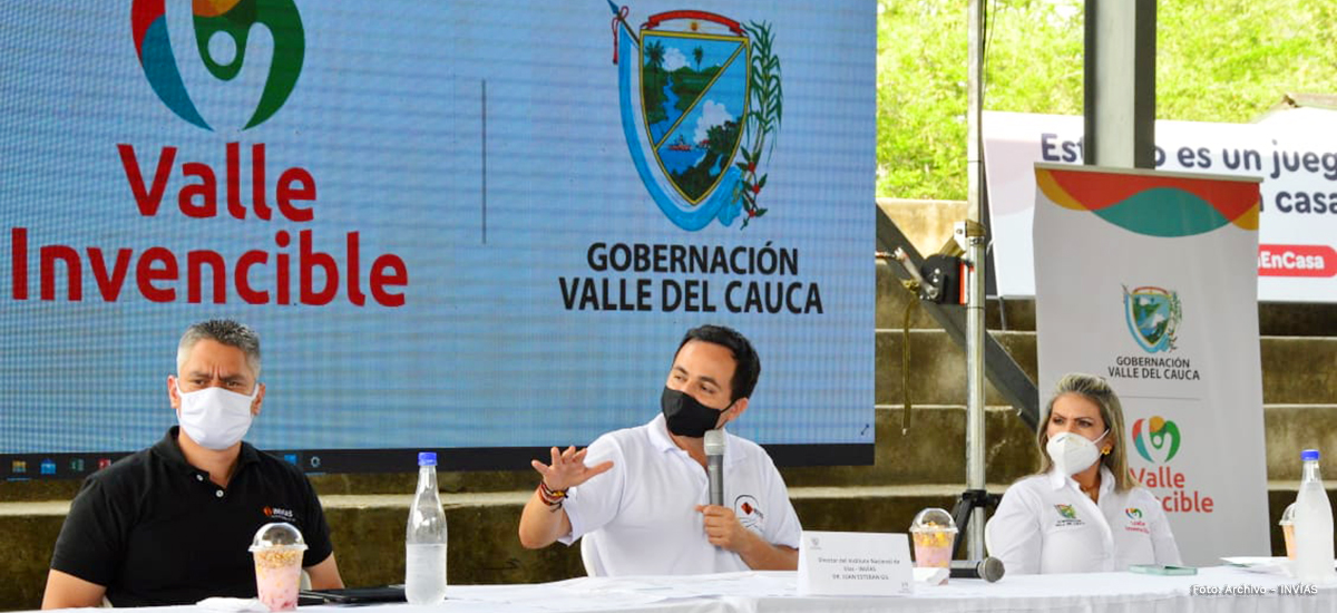 Fotografía de la intervención del Director General del INVÍAS en la mesa de trabajo de los diálogos regionales.