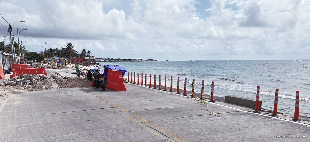 Fotografía de la Circunvalación de la isla de San Andrés en su fase de recuperación.