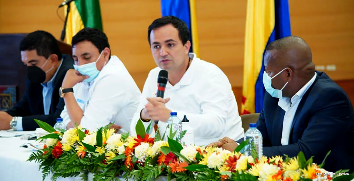 Fotografía del director general del INVÍAS, Juan Esteban Gil durante su intervención en el evento en cauca.