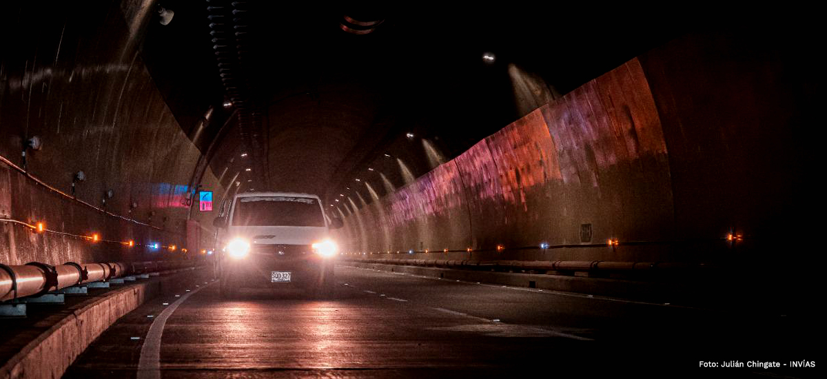 Fotografía de operación del túnel de La Línea.