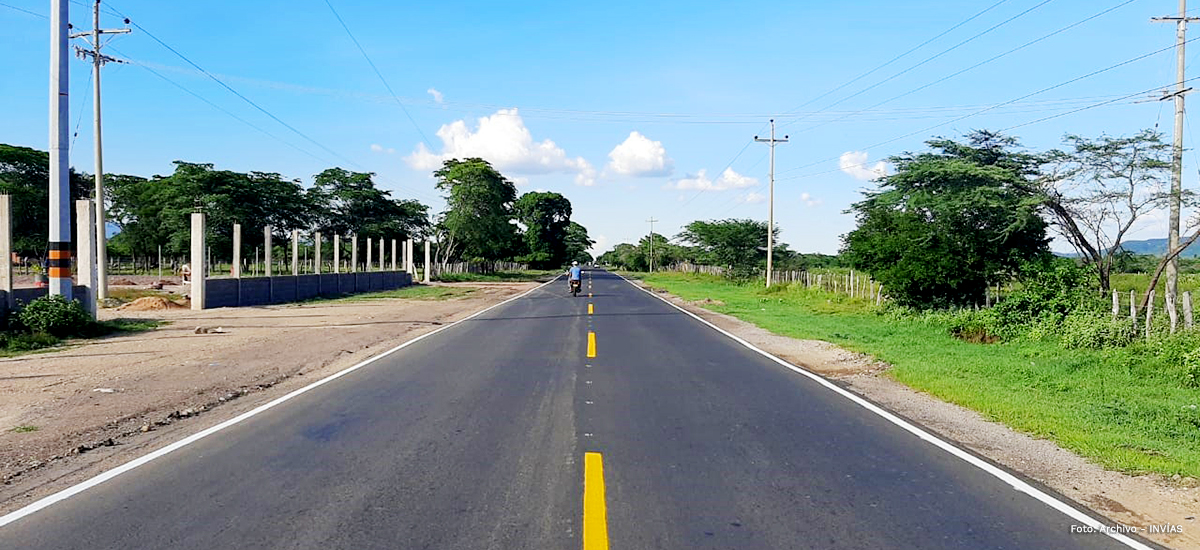 Fotografía de la vía Cuestecitas - San Juan del Cesar - Río Pereira, en La Guajira.