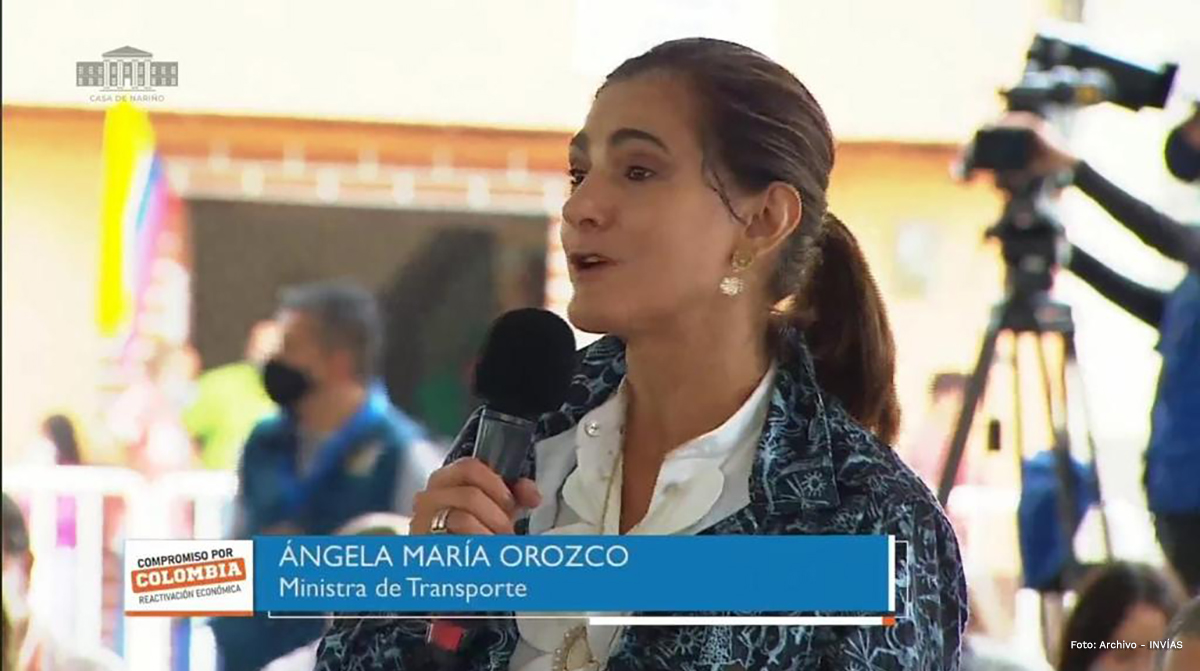 Fotografía de la Ministra de Transporte, Ángela María Orozco durante el evento.