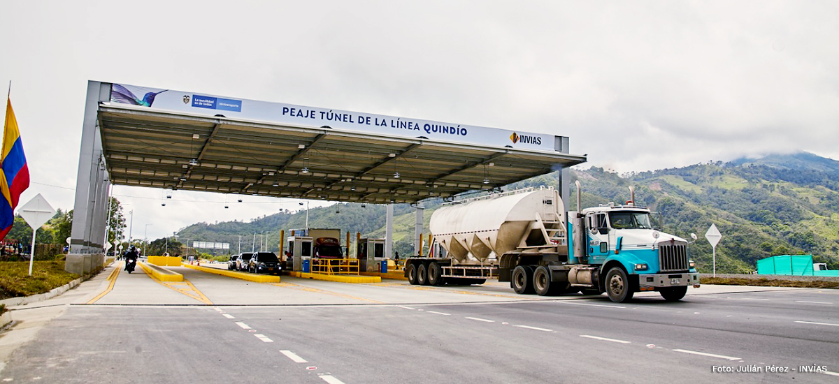 Fotografía del peaje del túnel de La Línea en Quindío. Fotografía Julián Pérez - INVÍAS.