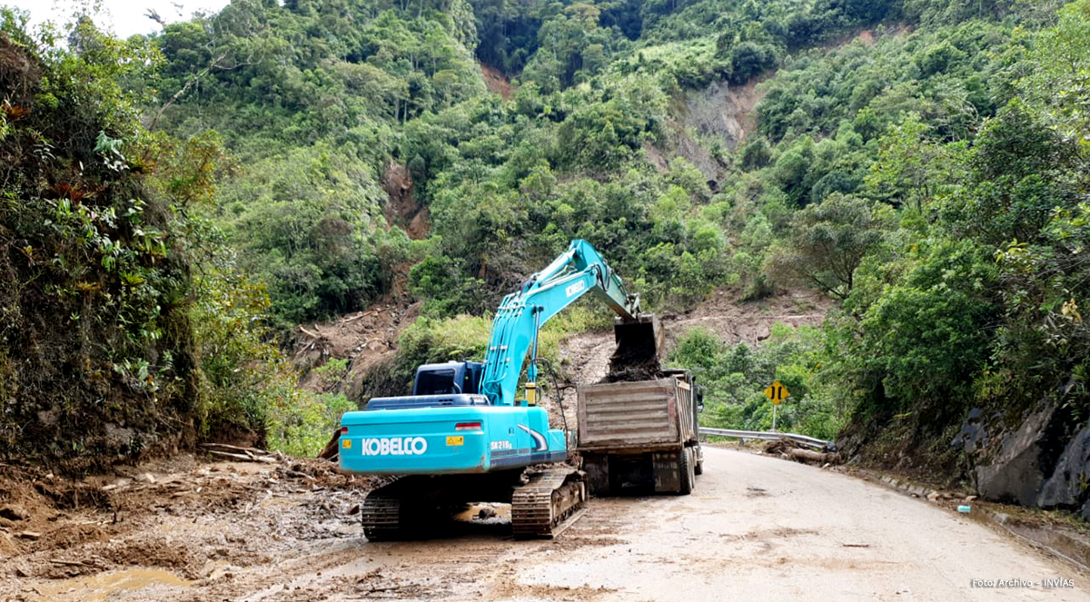 Fotografía del estado de avance de los trabajos en la vía Orrapihuasi - Depresión El Vergel.