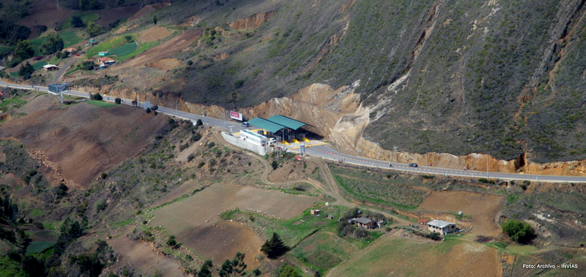 Fotografía aérea de la vía Tunja - Chiquinquirá en el departamento de Boyacá.