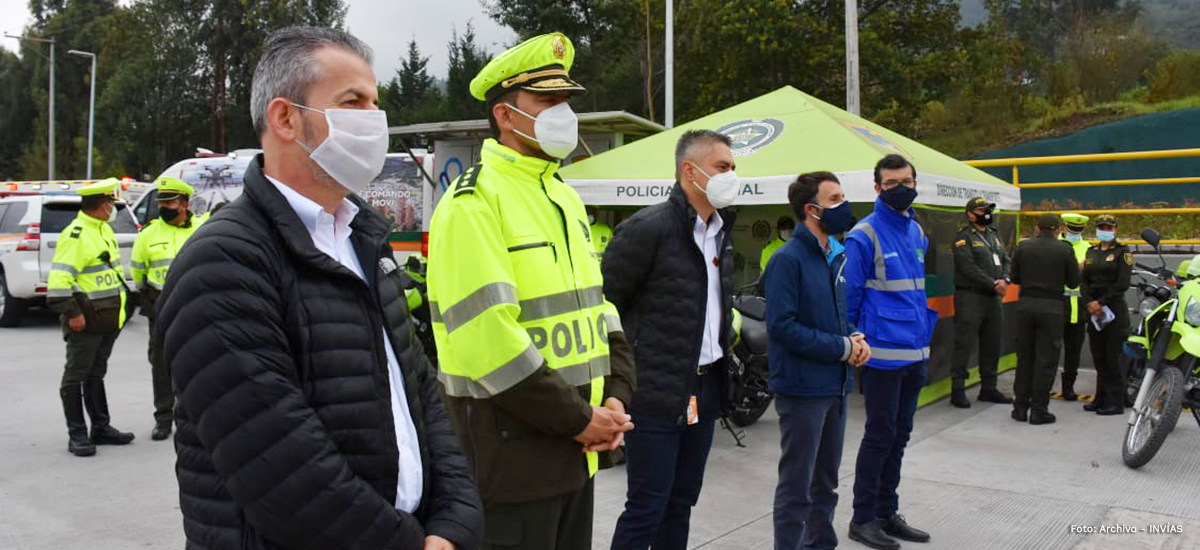 Fotografía de la comitiva que estuvo frente a las medidas estratégicas tomadas.