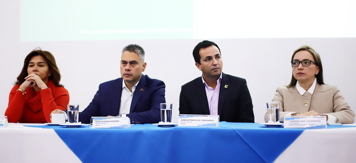 Mesa de Trabajo vía Calarcá - Cajamarca liderada por el Director General
