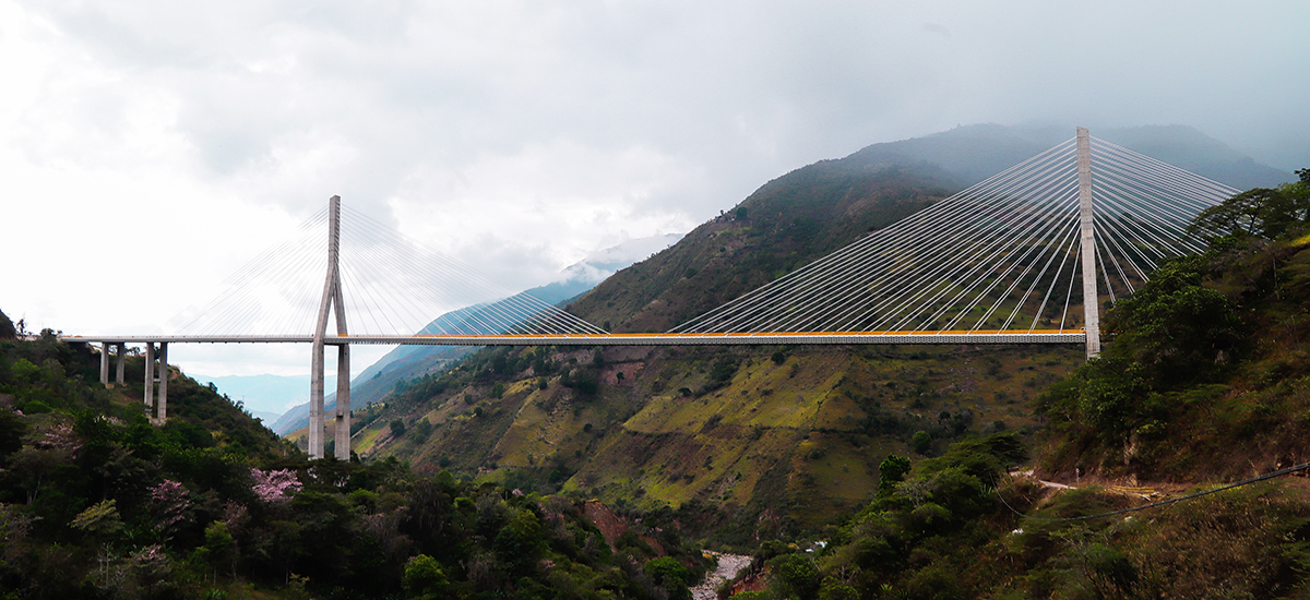 Fotografía panorámica del puente Hisgaura.