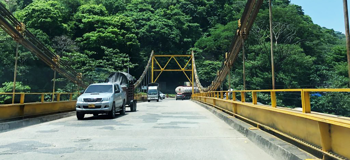 Fotografía en puente en la vía Yopal - Paz de Ariporo, Casanare