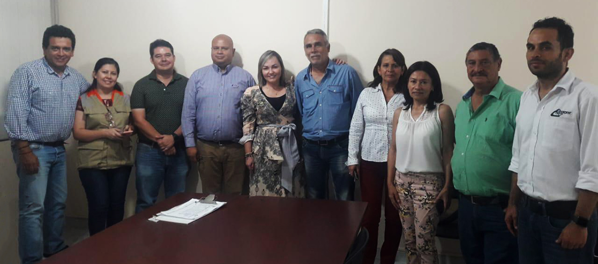 Fotografía del equipo de trabajo de la socialización.