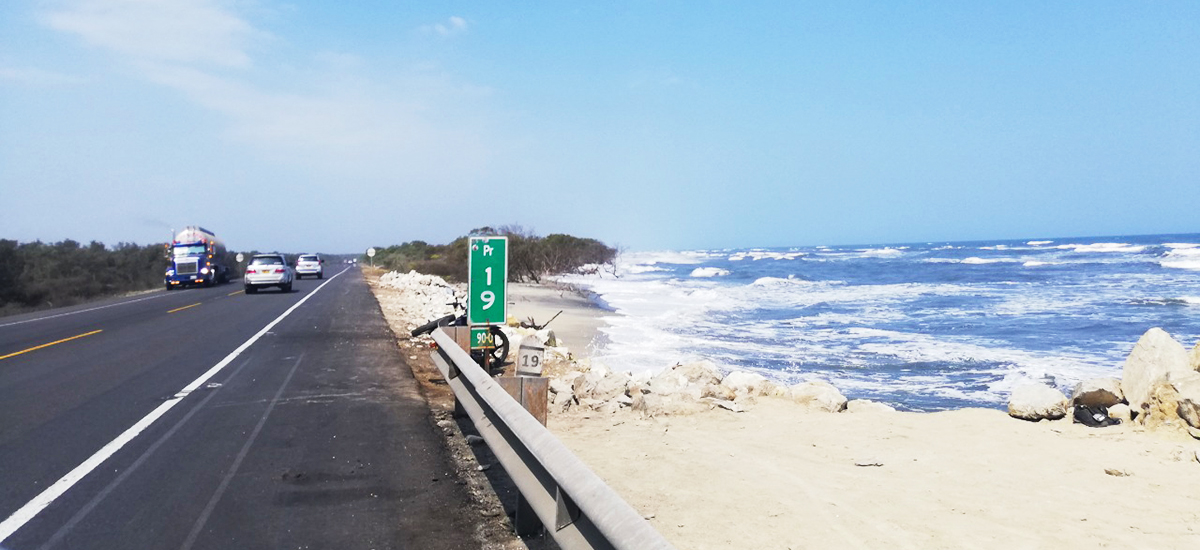 Fotografía del tránsito del corredor Barranquilla - Ciénaga junto al mar.